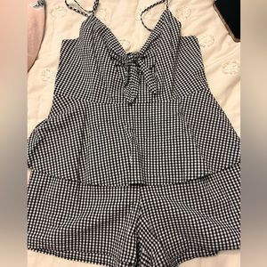 gb black and white romper size M